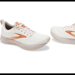 Women’s Brooks Revel 4 Running Shoe